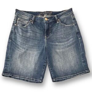 JAG JEANS Girlfriend Shorts
Women's Size 10/30